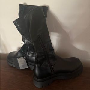 Black boots forever 21